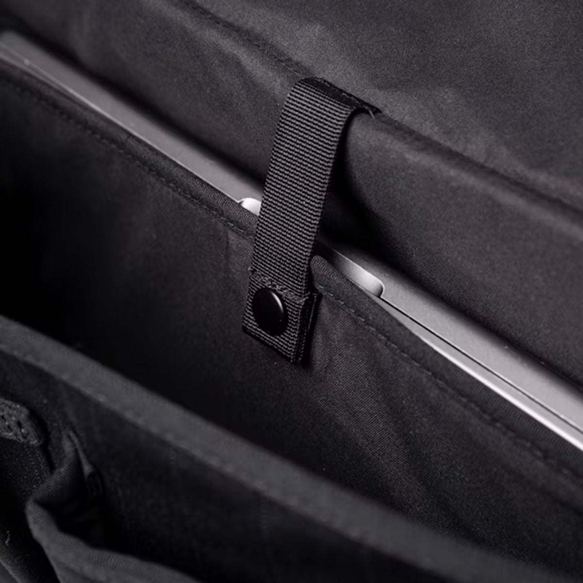 Ripstop Messenger Bag - Black
