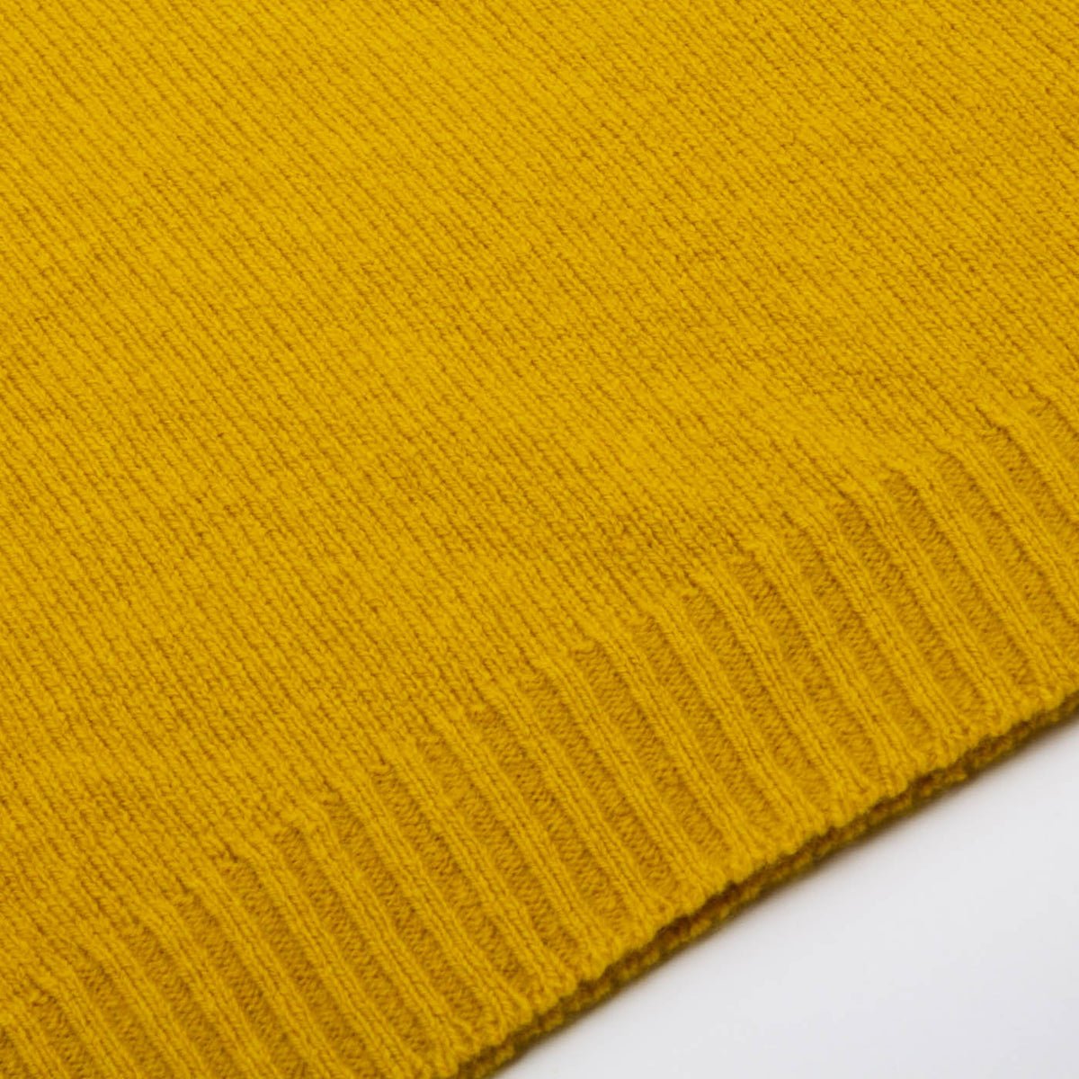Seamless Crew Lambswool Jumper - Turmeric