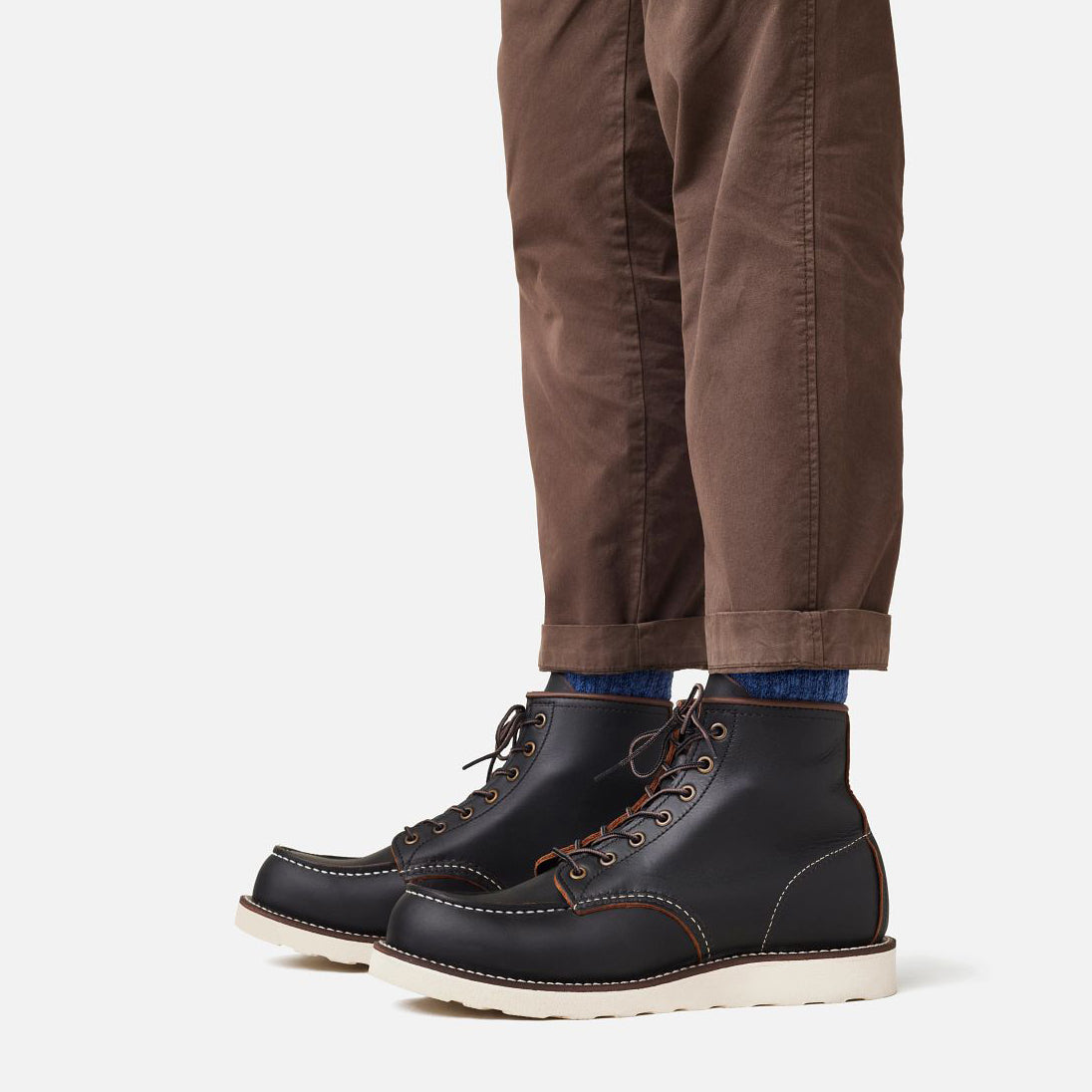 Classic Moc Toe 8849 - Black Prairie