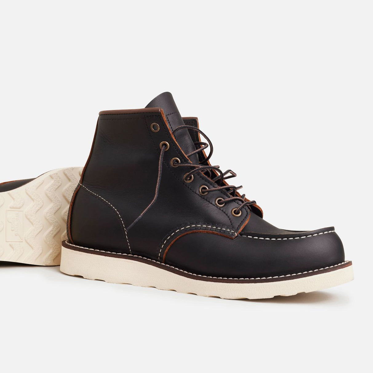 Classic Moc Toe 8849 - Black Prairie