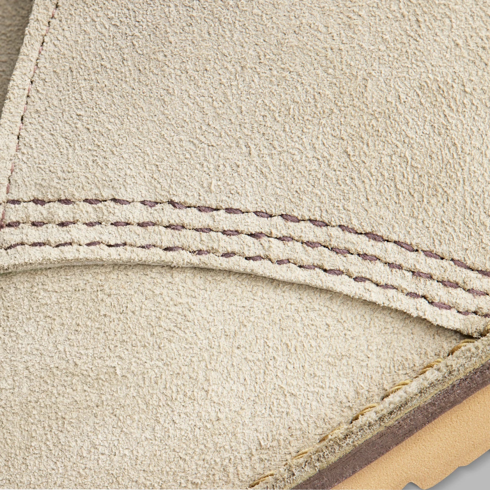 Weekend Chukka 3309 - White Sand Roughout