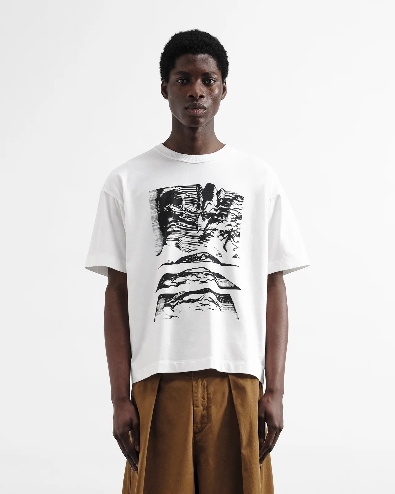 Triple T Shirt Mountains - White